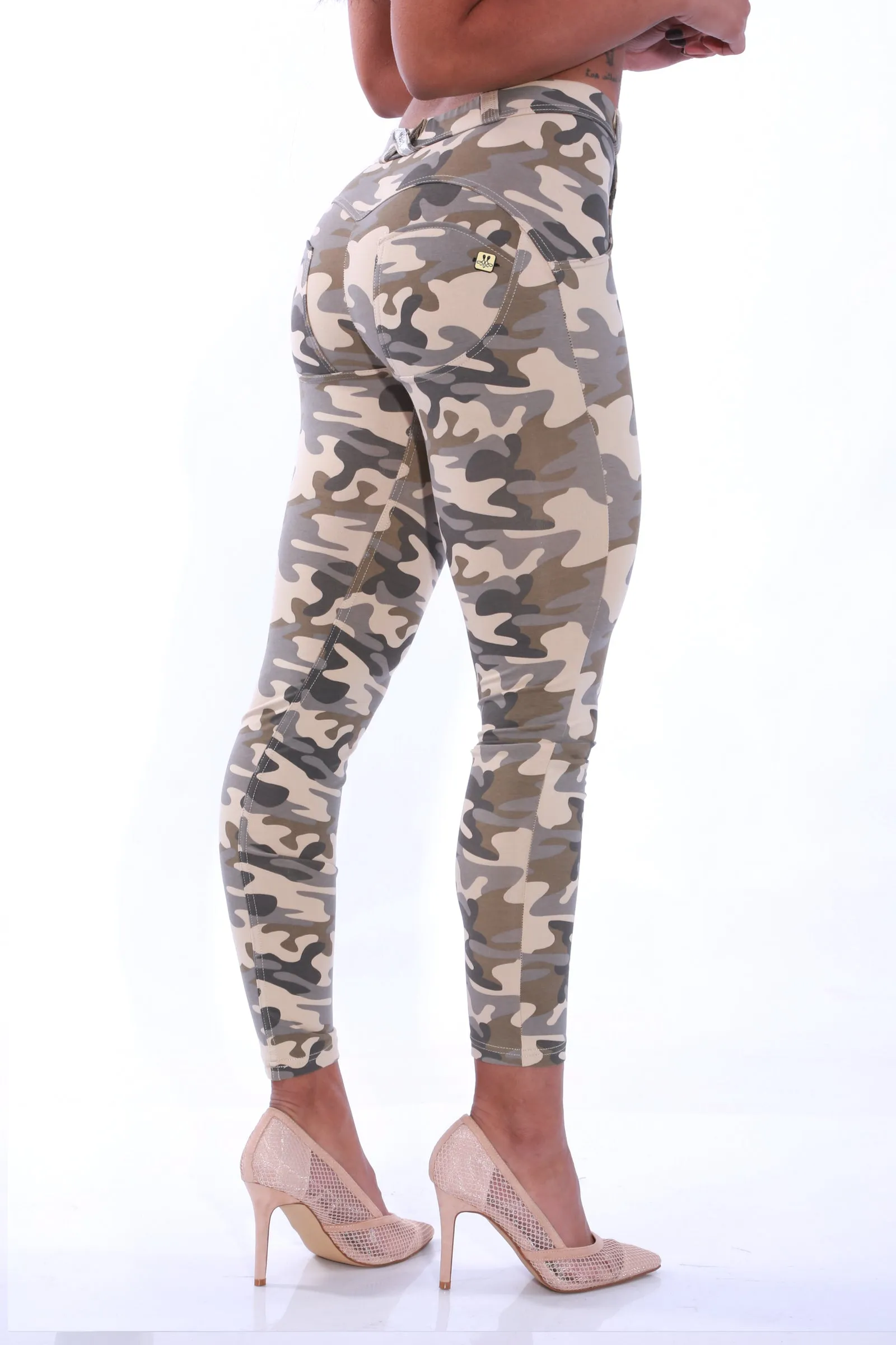 Mid waist Butt lifting Shaping pants- Sandy Camo