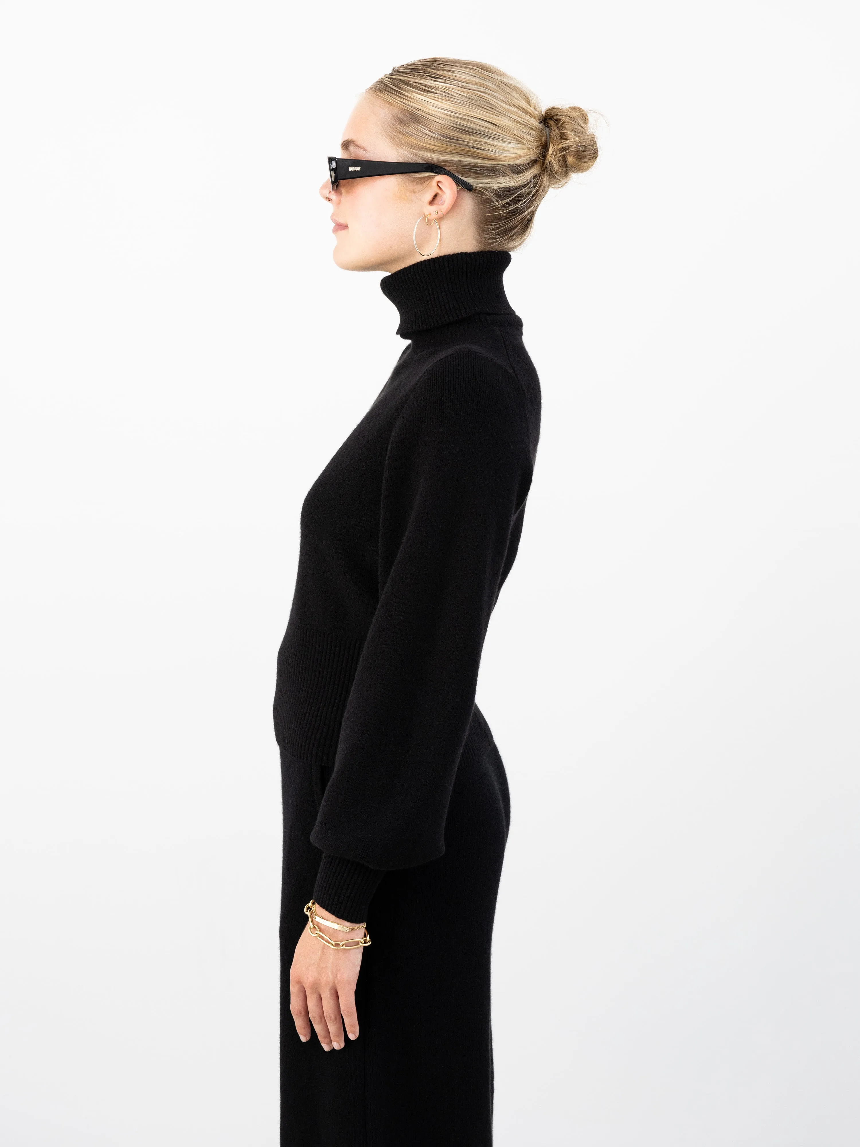 Polly Turtleneck Cashmere Sweater - Black